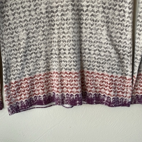 Eddie Bauer Ribbed Split V Neck Long Sleeve Chevron Size M Gradient Colors - Picture 3 of 13